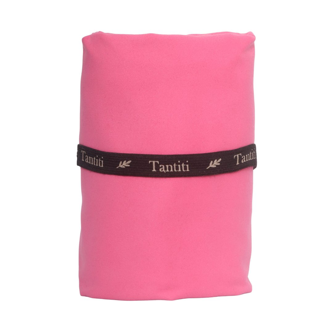 Toalla de microfibra fucsia, compacta, fácil de transportar y de secado rápido